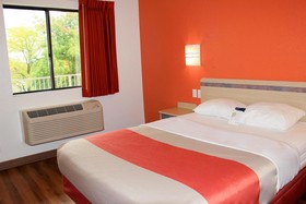 Motel 6 Hartford-Enfield