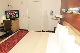 Red Roof Inn Enfield