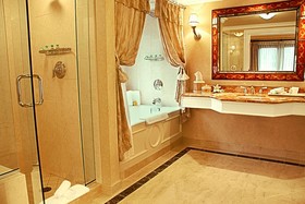 Delamar Greenwich Harbor