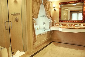 Delamar Greenwich Harbor