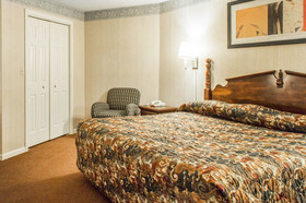 Gold Star Inn & Suites