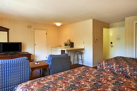 Gold Star Inn & Suites