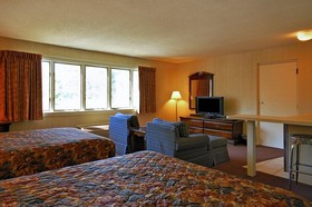 Gold Star Inn & Suites
