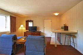 Gold Star Inn & Suites
