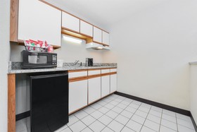 Red Roof PLUS+ & Suites Guilford