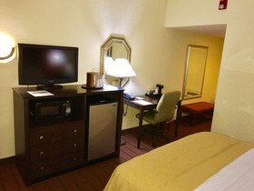 Clarion Hotel & Suites Hamden-New Haven