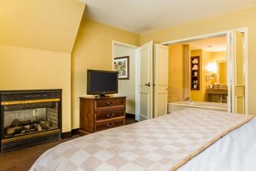Clarion Hotel & Suites Hamden-New Haven