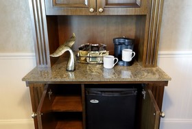 Madison Beach Hotel, Curio Collection by Hilton
