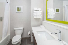 Hampton Inn & Suites Hartford Manchester
