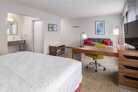 Hampton Inn & Suites Hartford Manchester