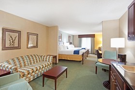 Holiday Inn Express & Suites Meriden