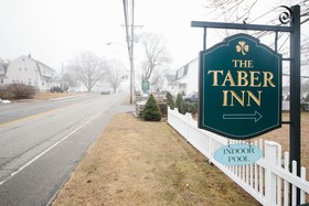 Taber Inne and Suites