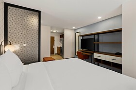 Everhome Suites Portsmouth - Newington