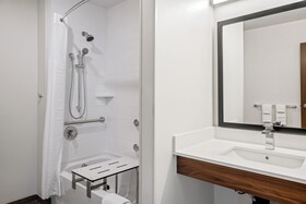 Everhome Suites Portsmouth - Newington