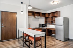 Everhome Suites Portsmouth - Newington