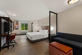 Everhome Suites Portsmouth - Newington