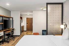 Everhome Suites Portsmouth - Newington