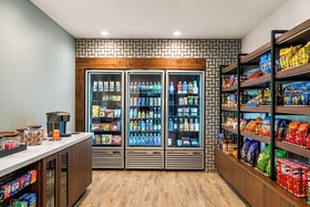 Everhome Suites Portsmouth - Newington