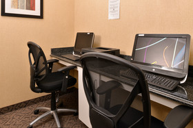 Holiday Inn New London North