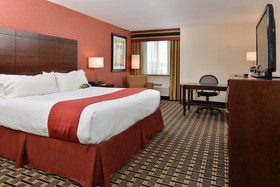 Holiday Inn New London North