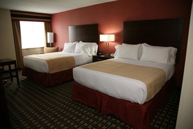 Holiday Inn New London North