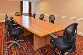 Holiday Inn New London North