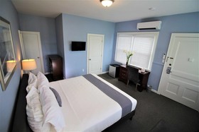 Homestead Inn