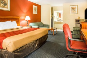 Red Carpet Inn Norwalk