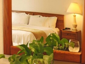 Rosemont Suites