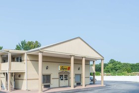 Super 8 by Wyndham Old Saybrook