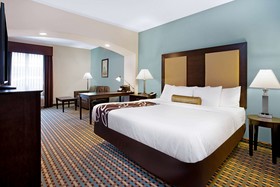 La Quinta Inn & Suites by Wyndham Stonington-Mystic Area
