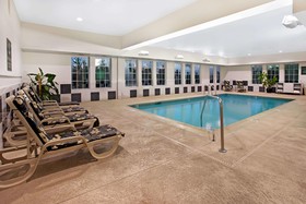 La Quinta Inn & Suites by Wyndham Stonington-Mystic Area