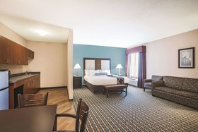 La Quinta Inn & Suites by Wyndham Stonington-Mystic Area