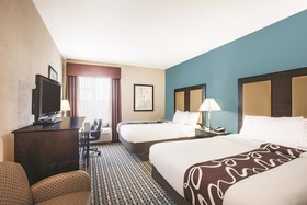 La Quinta Inn & Suites by Wyndham Stonington-Mystic Area