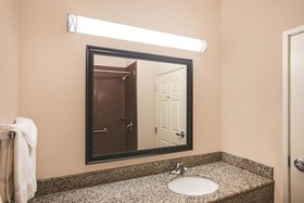 La Quinta Inn & Suites by Wyndham Stonington-Mystic Area