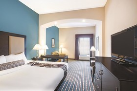 La Quinta Inn & Suites by Wyndham Stonington-Mystic Area