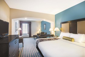 La Quinta Inn & Suites by Wyndham Stonington-Mystic Area