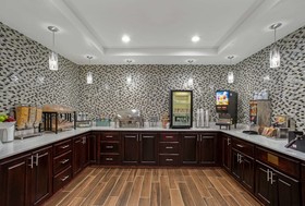 La Quinta Inn & Suites by Wyndham Norwich-Plainfield-Casino