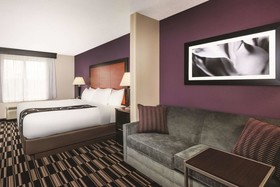 La Quinta Inn & Suites by Wyndham Norwich-Plainfield-Casino