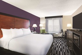La Quinta Inn & Suites by Wyndham Norwich-Plainfield-Casino