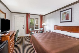 Howard Johnson by Wyndham Hartford South – Rocky Hill