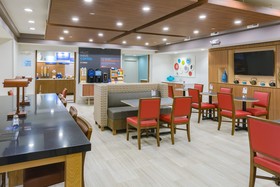 Holiday Inn Express Southington