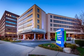 Holiday Inn Express & Suites Stamford