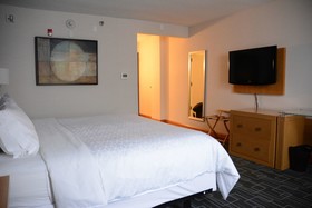 Holiday Inn Express & Suites Stamford