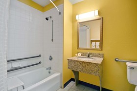 Days Inn by Wyndham Torrington