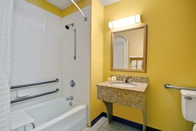 Days Inn by Wyndham Torrington