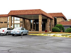 Travelodge by Wyndham Vernon CT