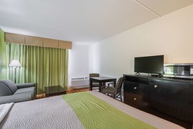 Travelodge by Wyndham Vernon CT