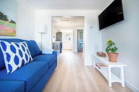 Marina Bay Cottages