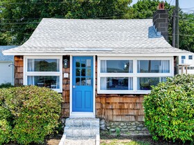 Marina Bay Cottages